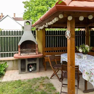 https://vanilia-apartman.egerhotels.net