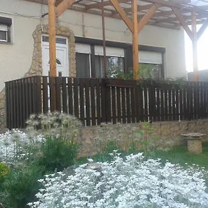 https://nati-es-bea-vendeghaz.hotels-hajduszoboszlo-hungary.com