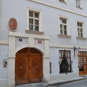 U Cervene Zidle - Red Chair Hotel Prague